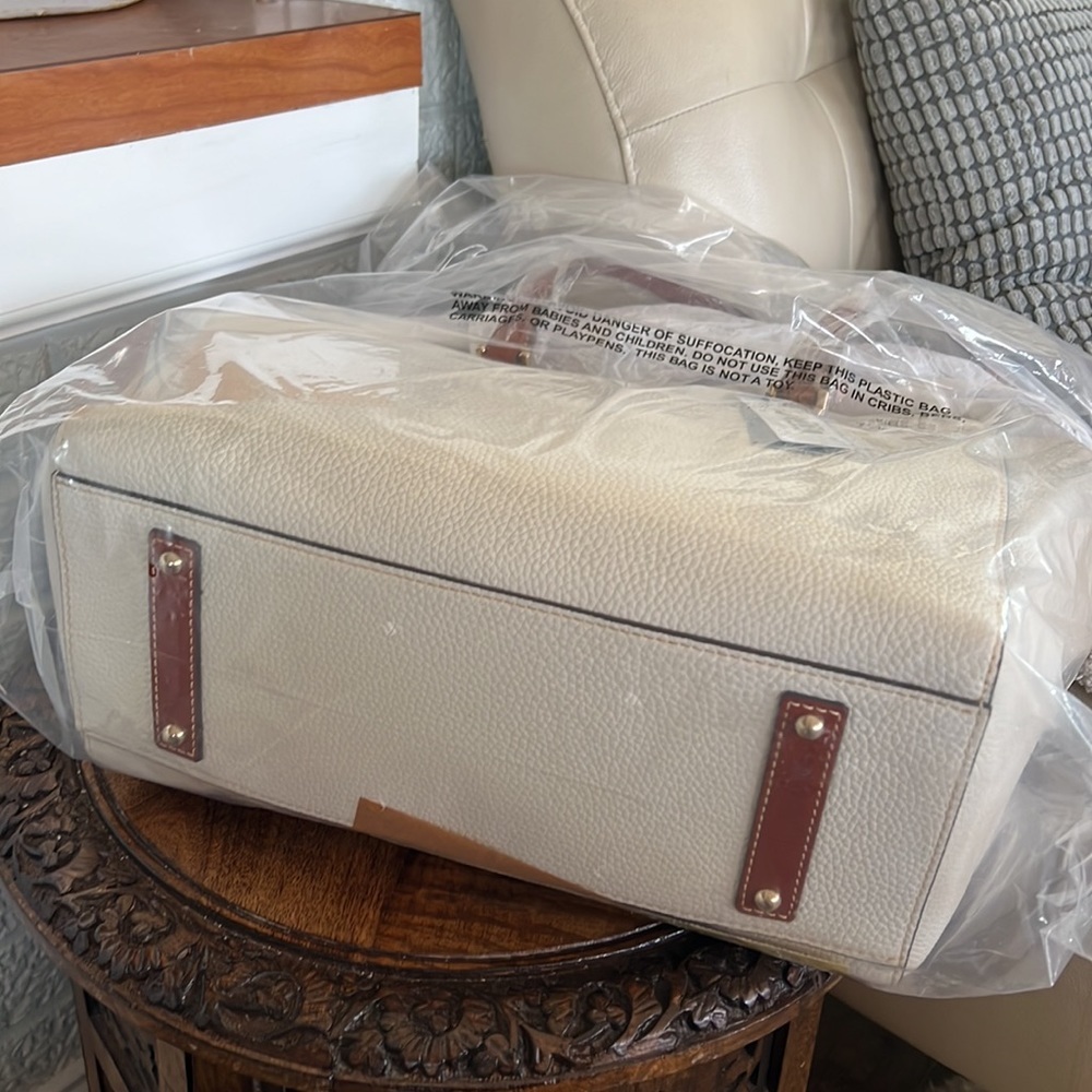 Large Pebble Grain East West Shopper - Picture 8 of 9